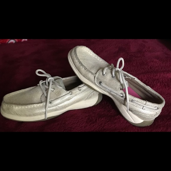 Girl’s Intrepid Sperry - Picture 1 of 3